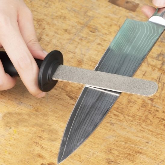 aiguiseur couteau en forme de spatule
