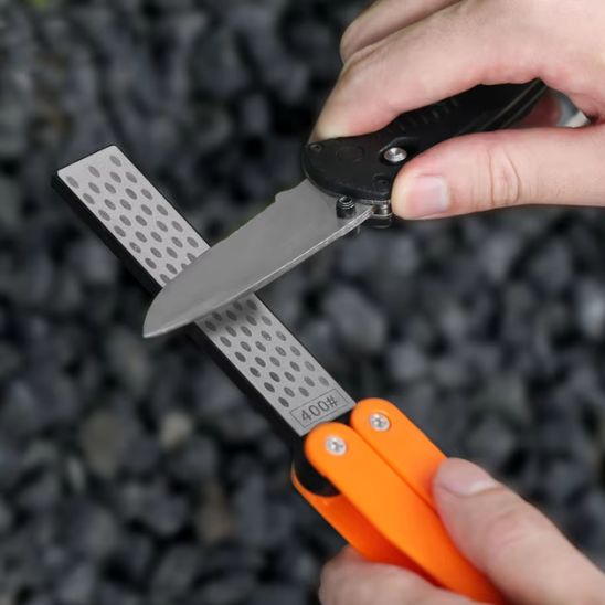 Aiguiseur de couteaux poignée ergonomique