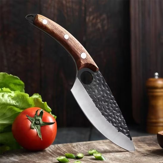 Couteau de cuisine rustique et puissant