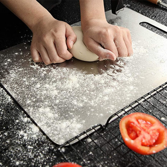 planche a decouper pétrir proprement