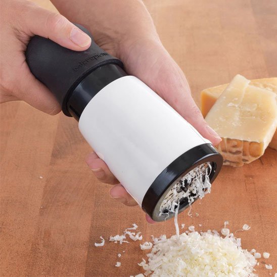 râpe à fromage doigts sécurisés