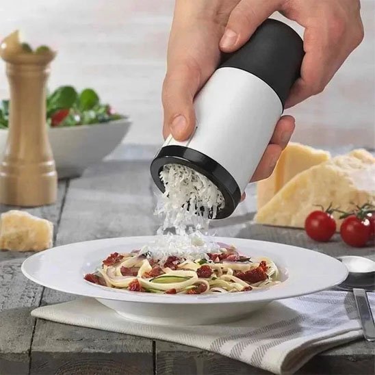 râpe à fromage directement dans l assiette
