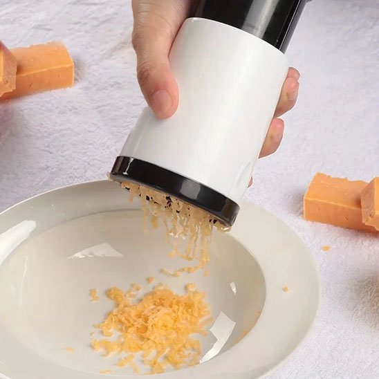 râpe à fromage pratique rapide et efficace